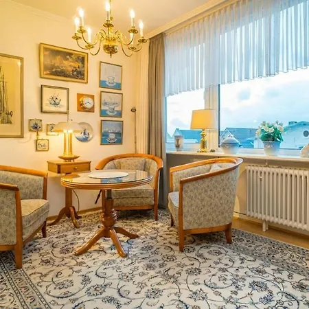 In With Parking Nyaraló *