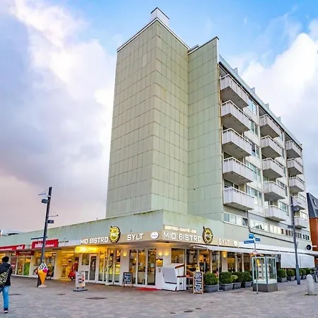 In With Parking Nyaraló